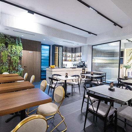 Diora'S Hotel And Apartments Vlore Ngoại thất bức ảnh