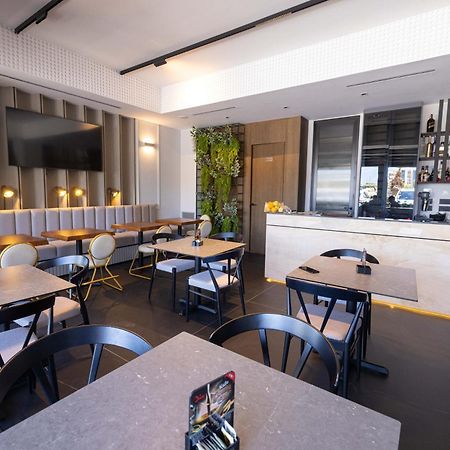 Diora'S Hotel And Apartments Vlore Ngoại thất bức ảnh