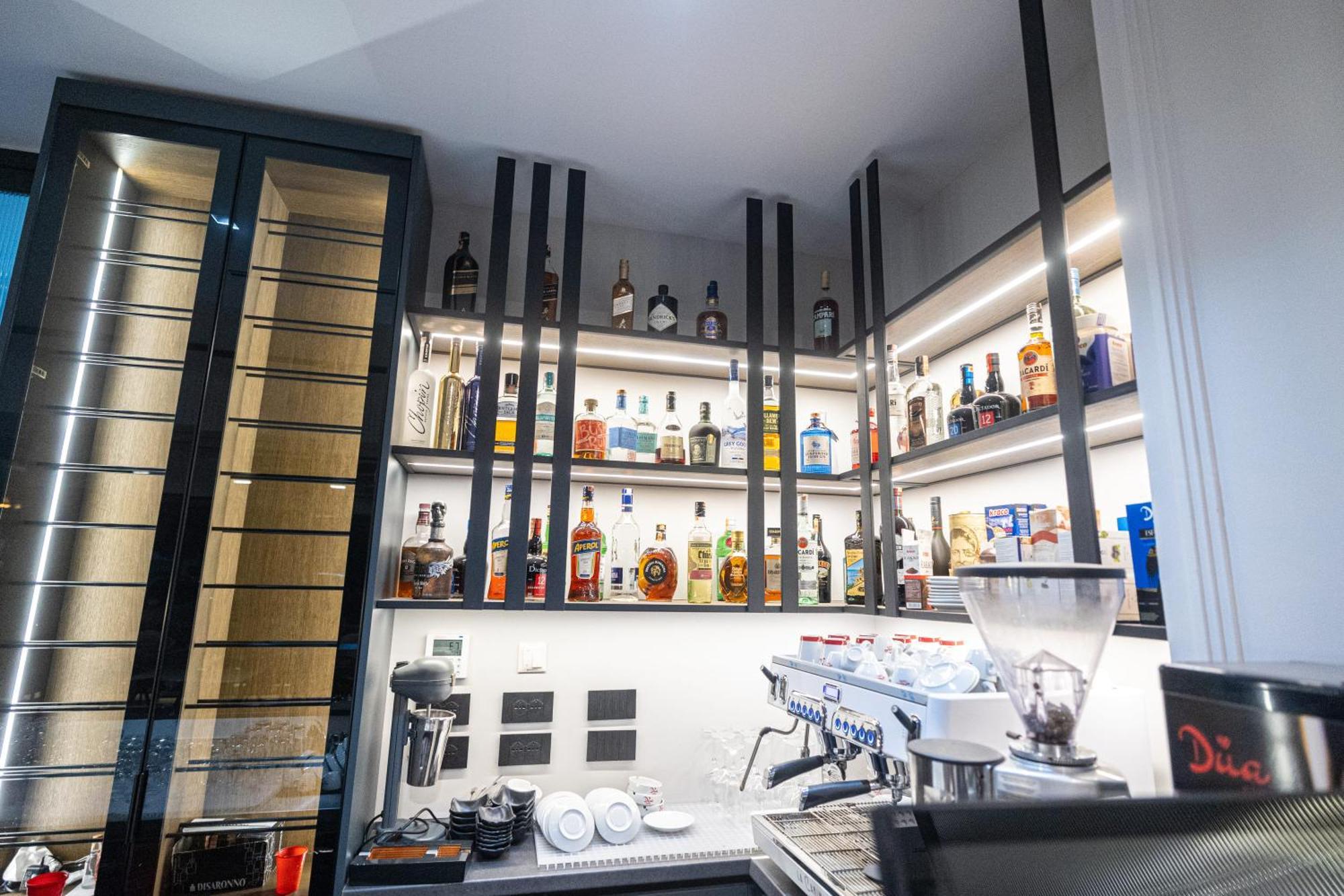 Diora'S Hotel And Apartments Vlore Ngoại thất bức ảnh