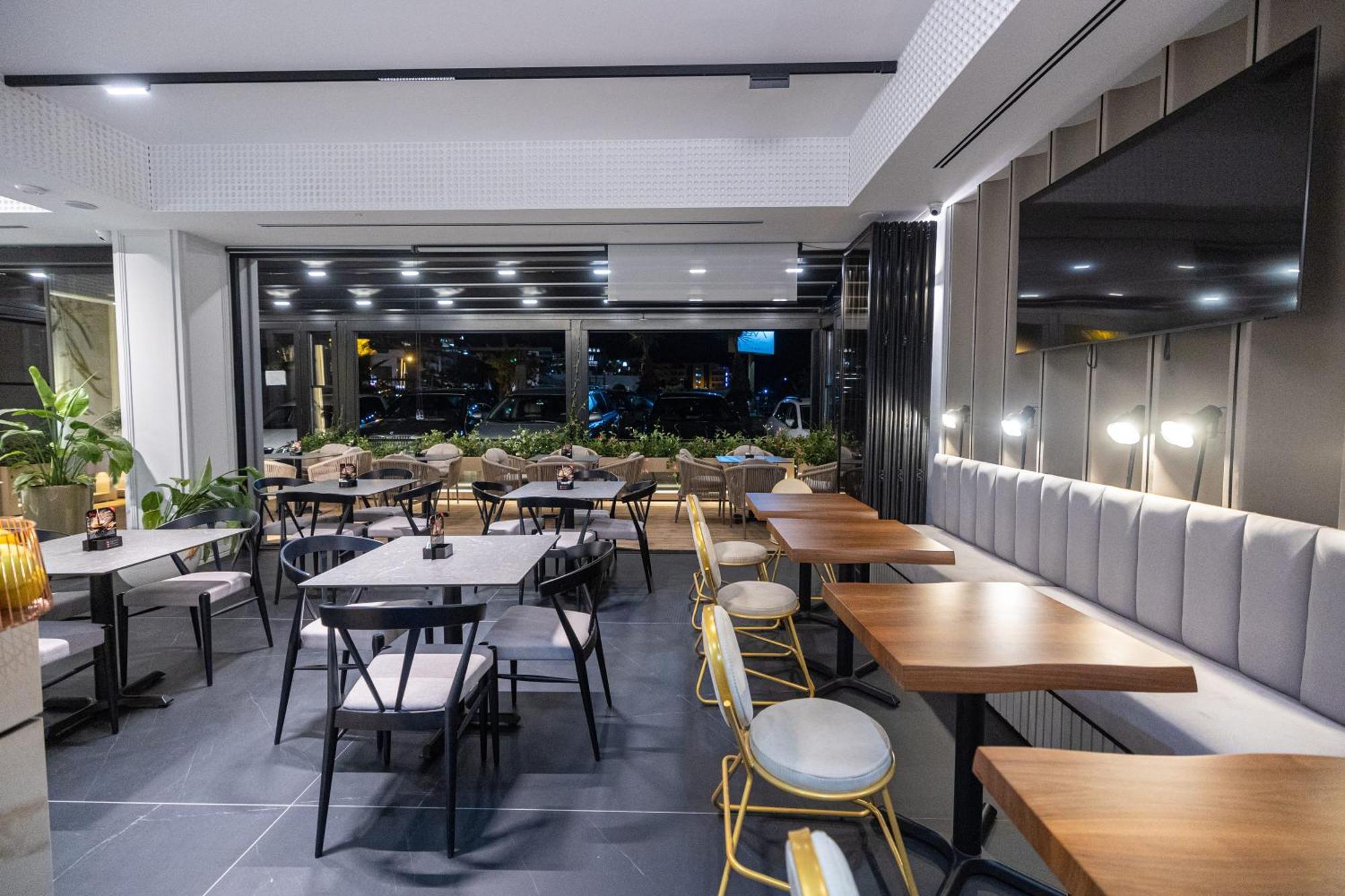Diora'S Hotel And Apartments Vlore Ngoại thất bức ảnh