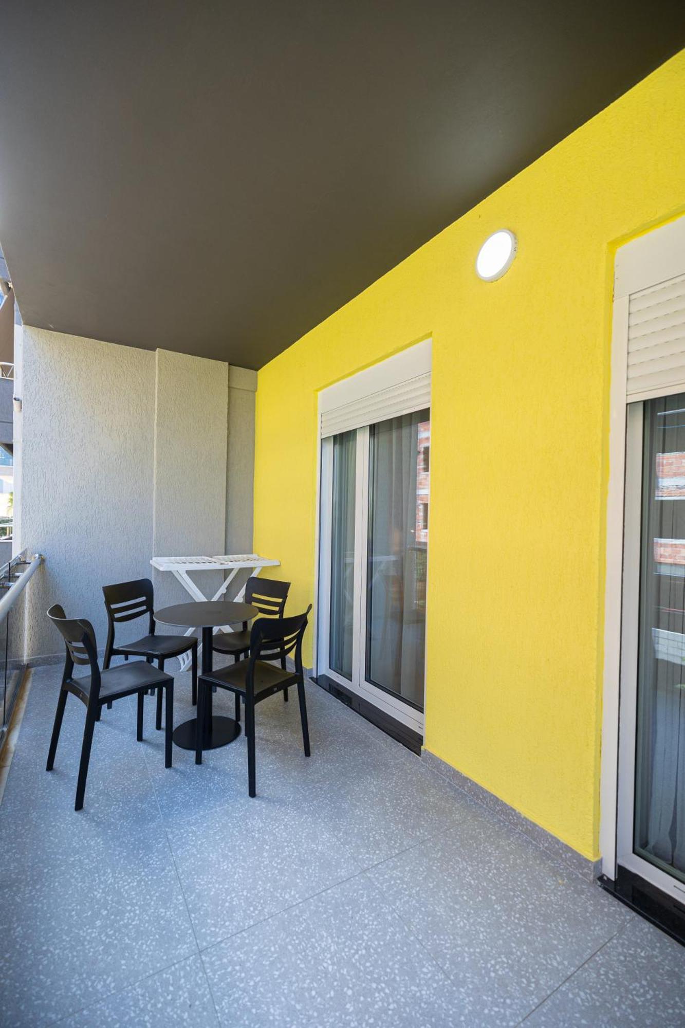 Diora'S Hotel And Apartments Vlore Ngoại thất bức ảnh