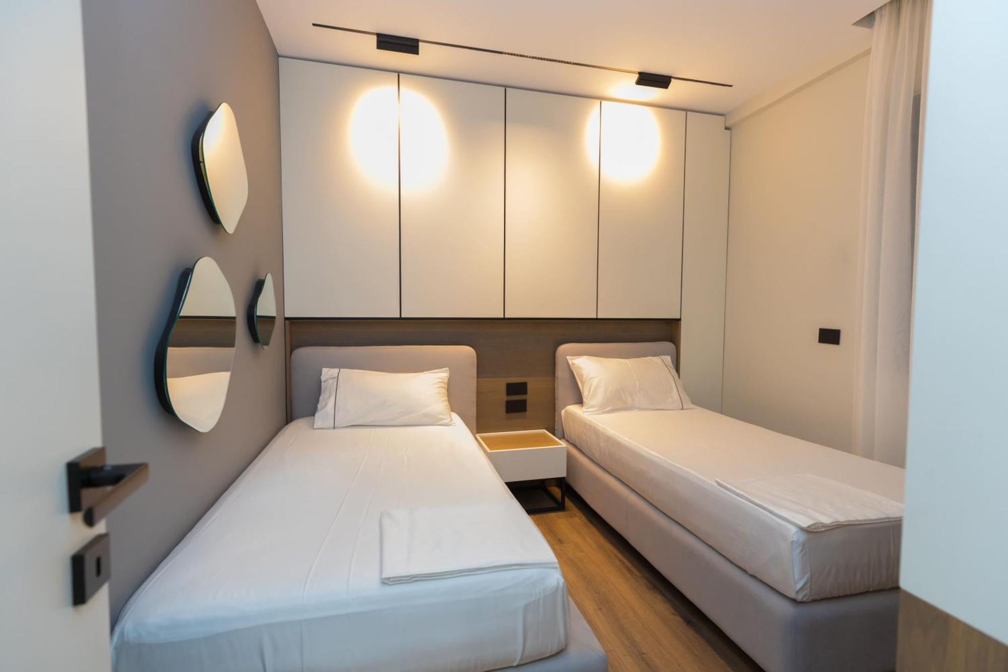 Diora'S Hotel And Apartments Vlore Ngoại thất bức ảnh