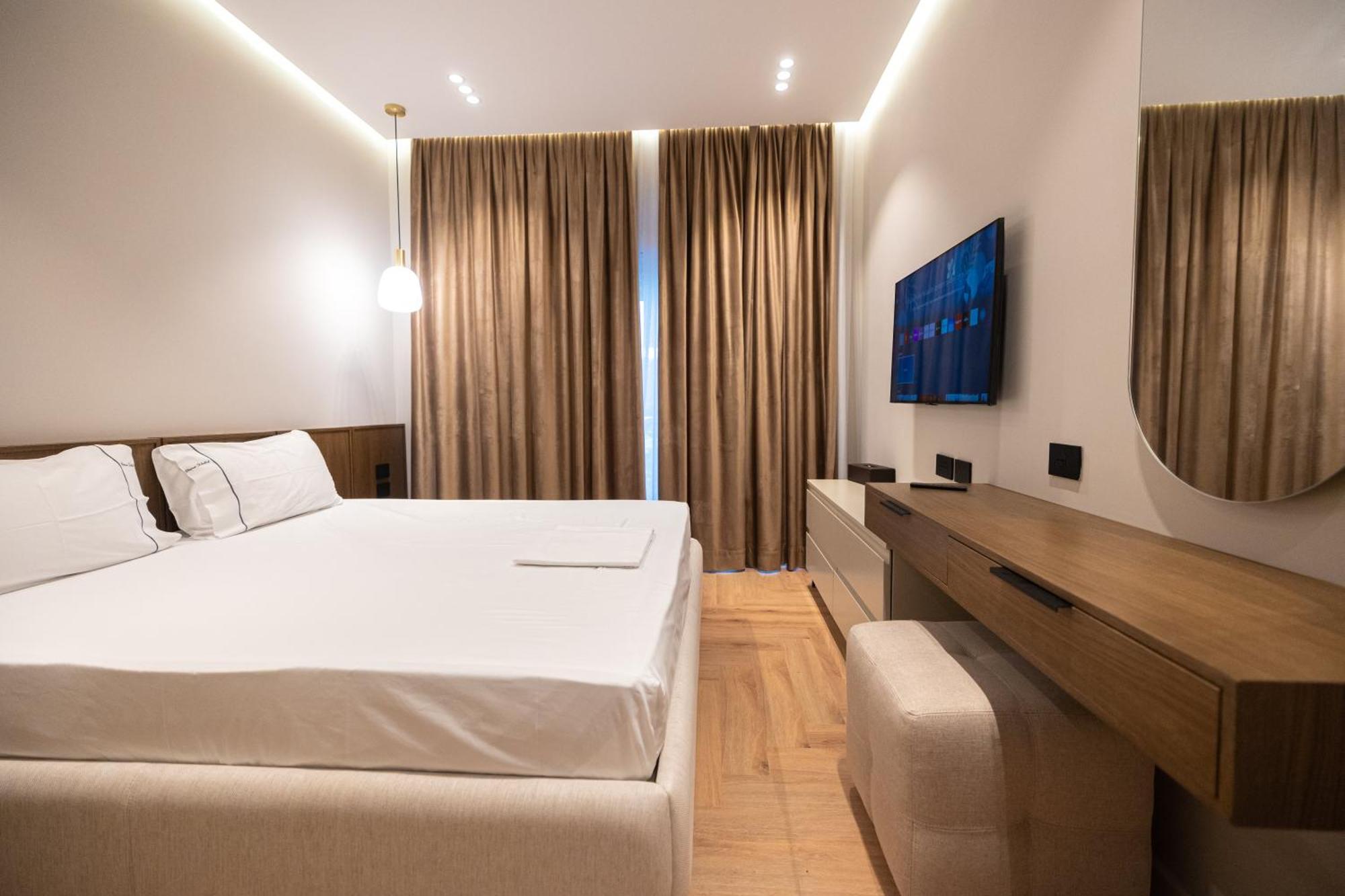 Diora'S Hotel And Apartments Vlore Ngoại thất bức ảnh
