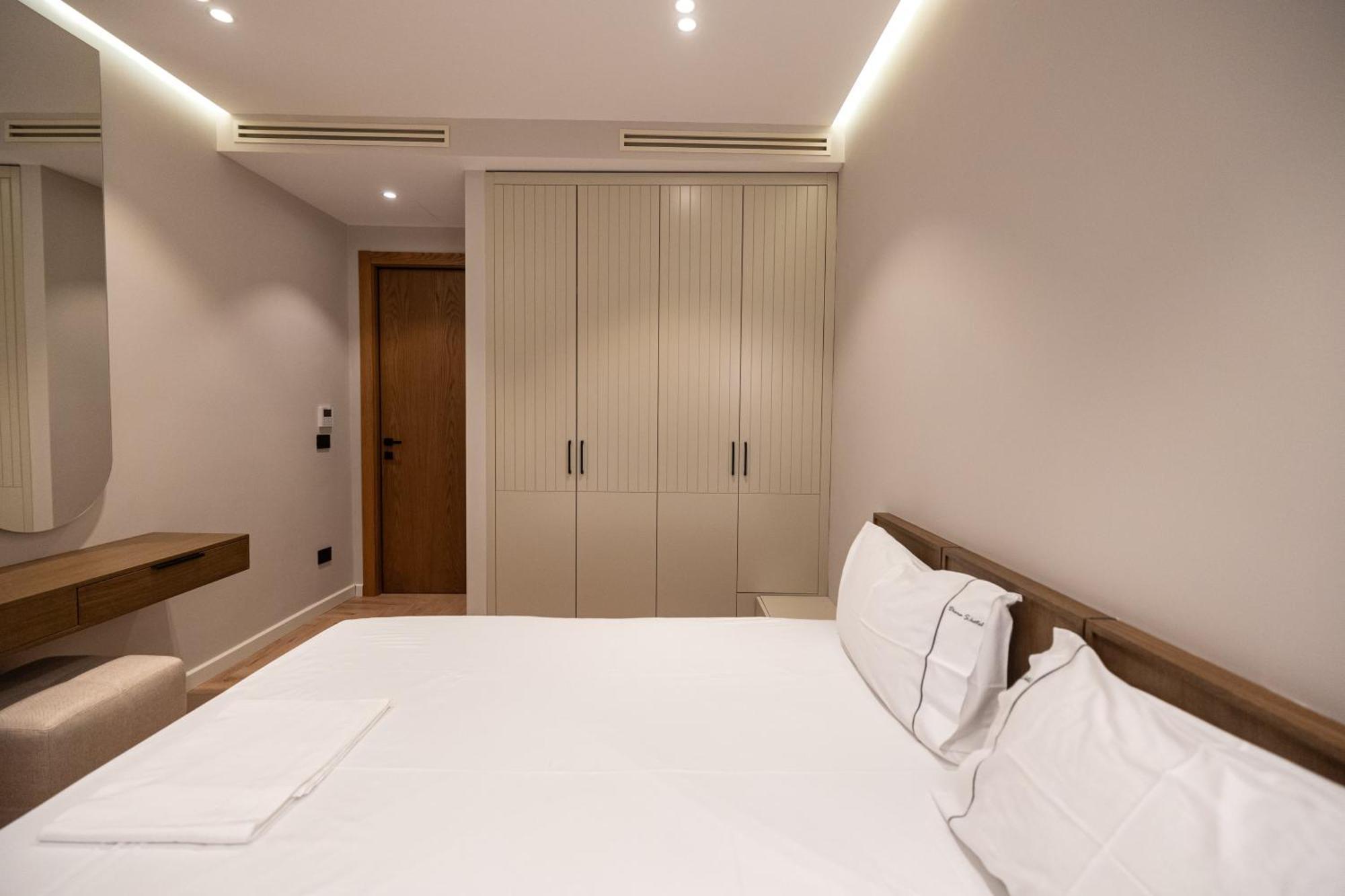 Diora'S Hotel And Apartments Vlore Ngoại thất bức ảnh