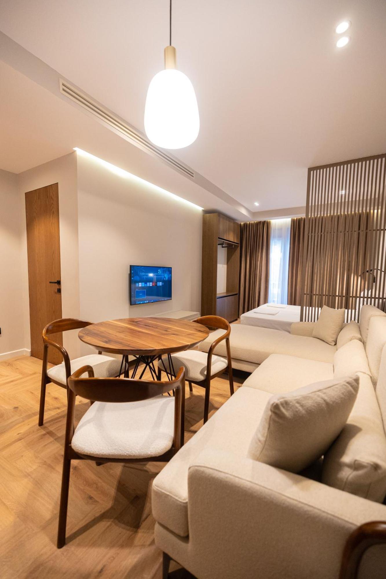 Diora'S Hotel And Apartments Vlore Ngoại thất bức ảnh