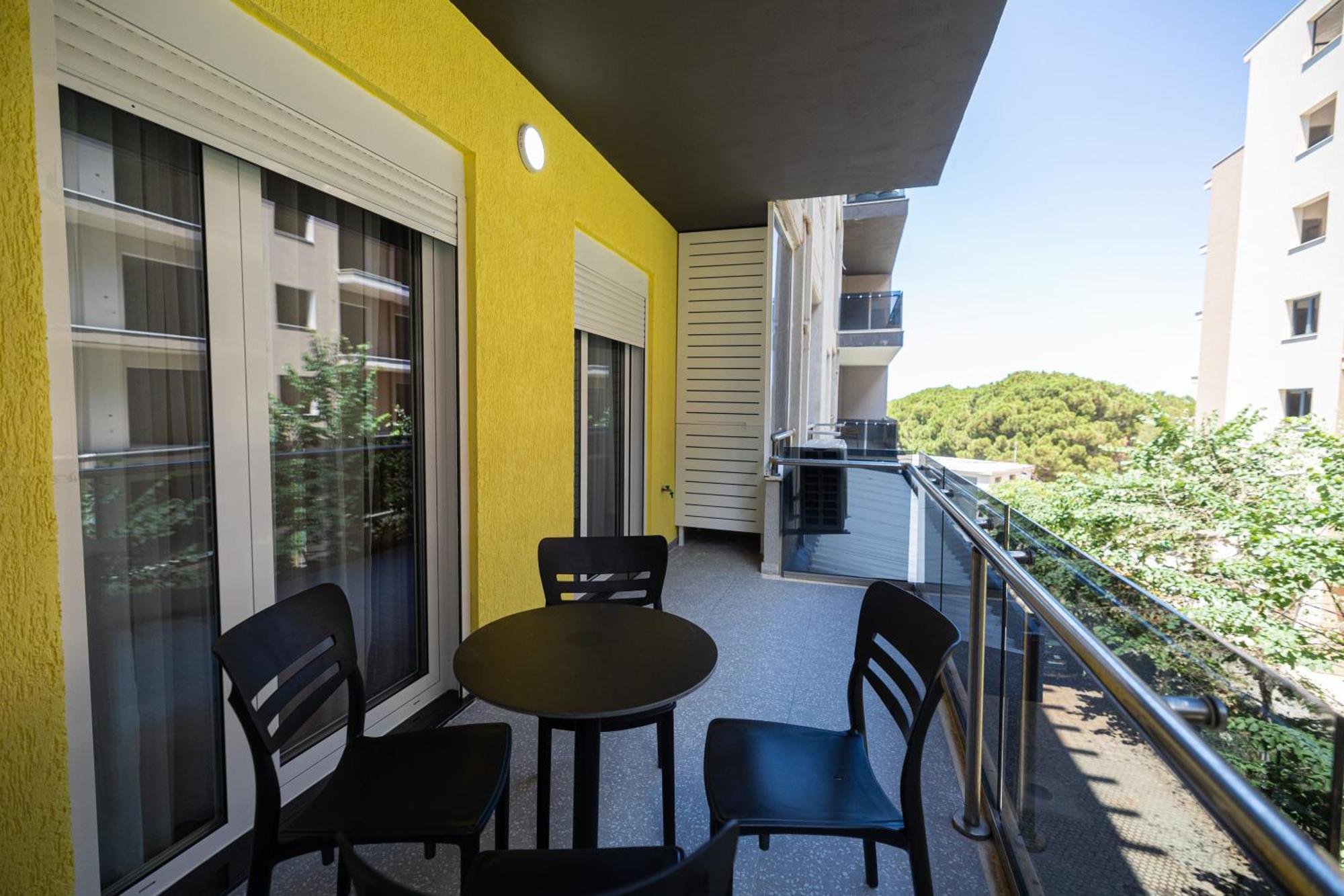 Diora'S Hotel And Apartments Vlore Ngoại thất bức ảnh